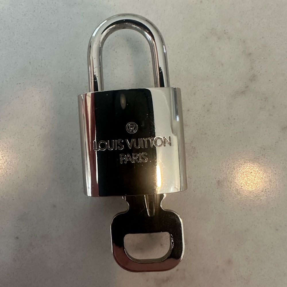 Louis Vuitton Silver-tone LV Padlock Key Charm - Picture 4 of 10